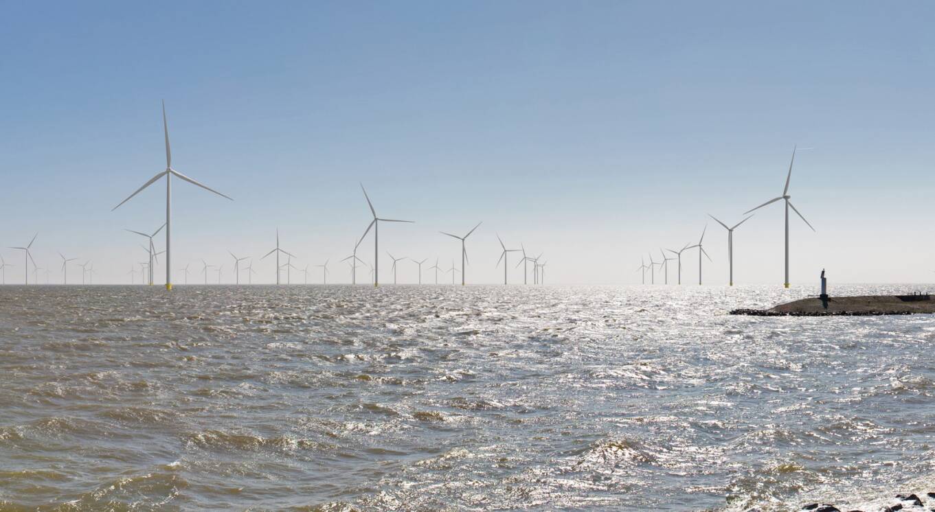 Visualisation wind farm Frysl&acirc;n with windmills in the sea